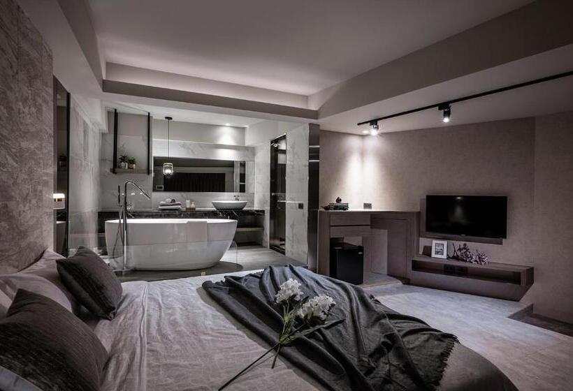 اتاق لوکس با بالکن و چشمانداز دریا, Two Easy Inn