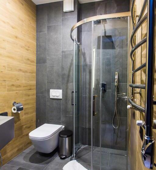 اتاق کلاسیک, святий шарбель