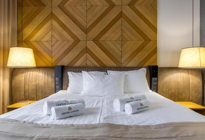 اتاق کلاسیک, святий шарбель