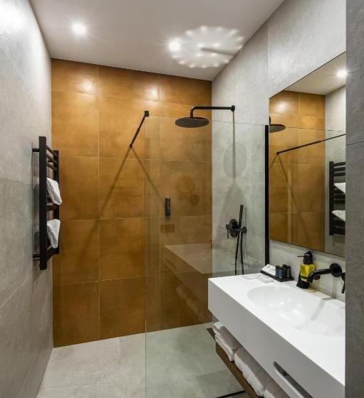 اتاق استاندارد با تخت بزرگ, святий шарбель