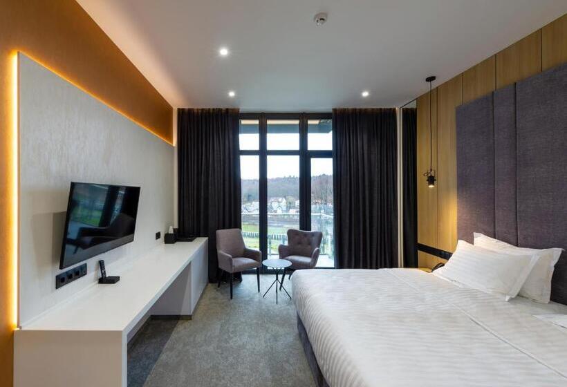 اتاق استاندارد با تخت بزرگ, святий шарбель