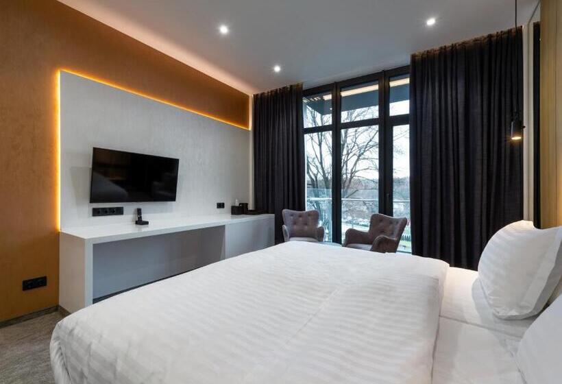 اتاق استاندارد با تخت بزرگ, святий шарбель