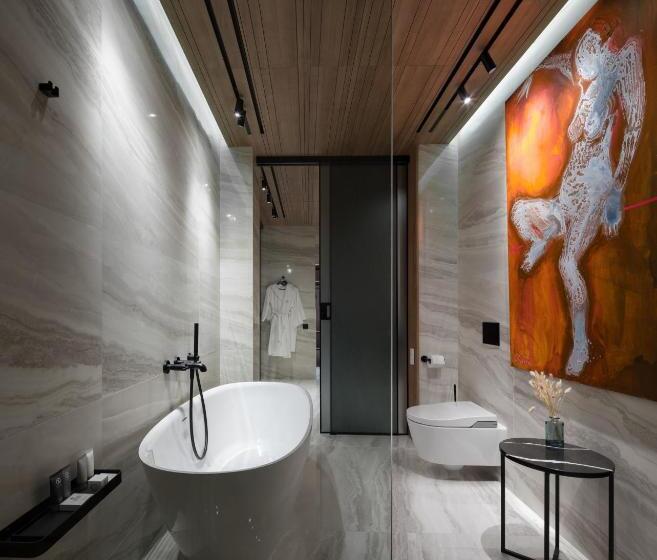 سوئیت پرزیدنت, святий шарбель