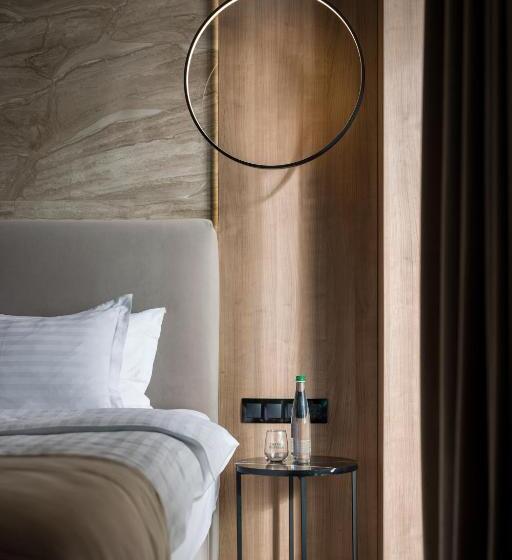 سوئیت پرزیدنت, святий шарбель