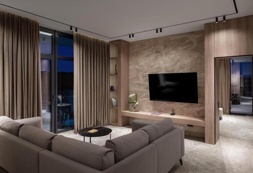 سوئیت پرزیدنت, святий шарбель