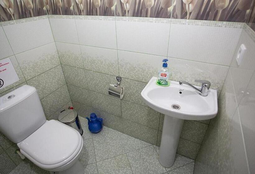 غرفة قياسية رباعية, Dervish Hostel