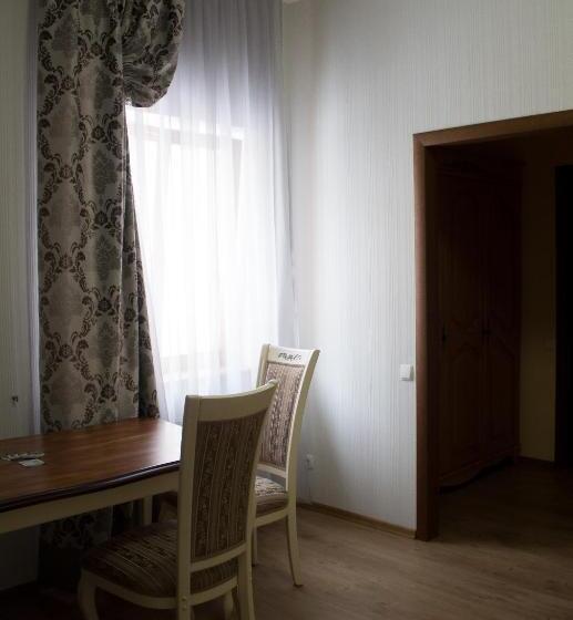 סוויטה, арт готель династія