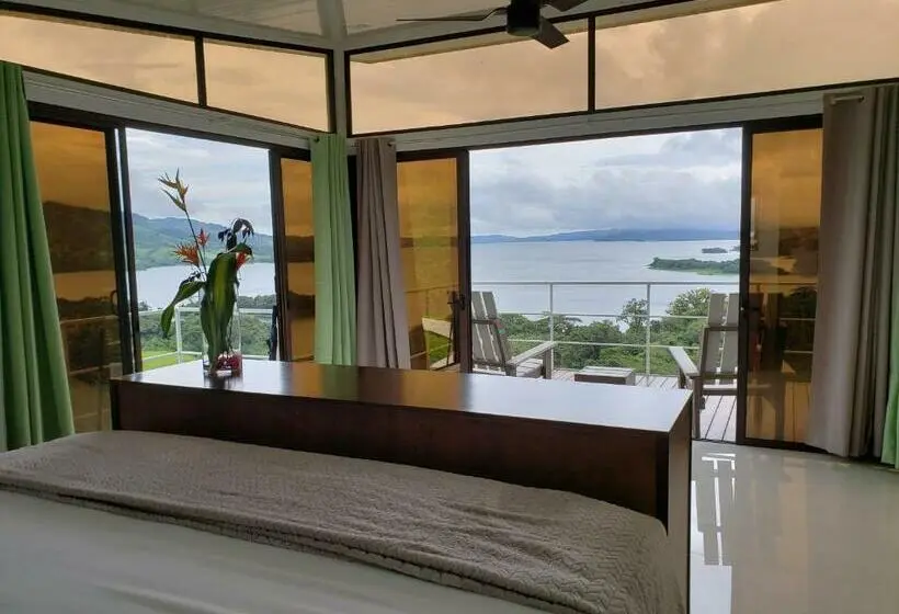Standard studio with lake view, Laguna Arenal