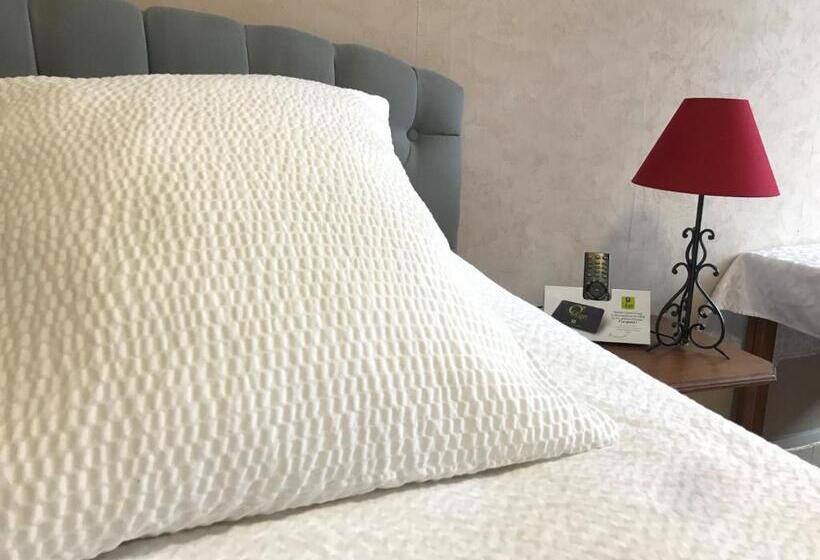 غرفة قياسية, Logis Le Cheval Blanc