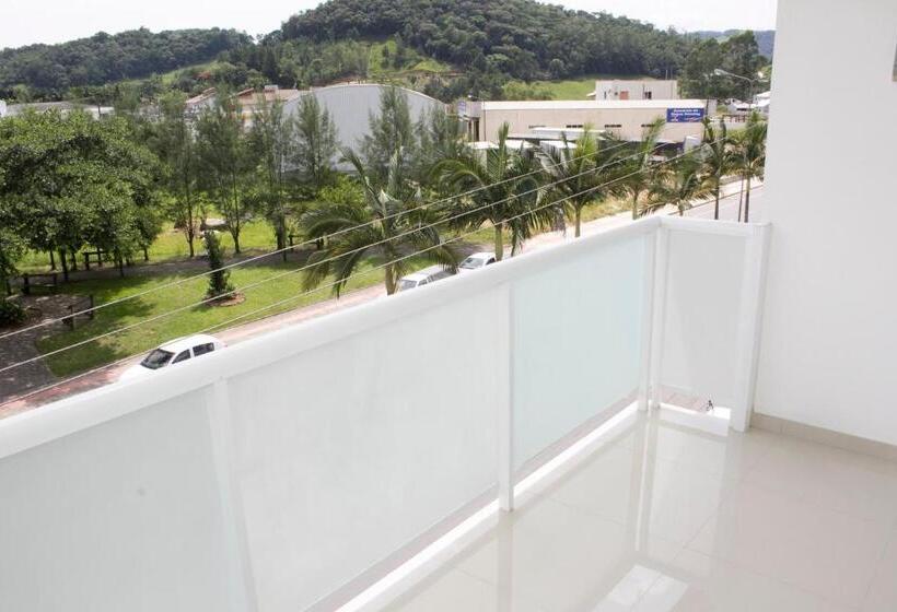 חדר לארבעה סטנדרטי עם מרפסת, Rio Fortuna