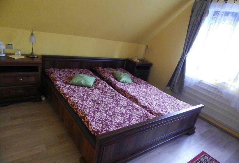 스탠다드 트리플 룸, Penzion Dřevěnka