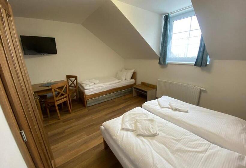 베이직 3인 룸, Resort Rybníček