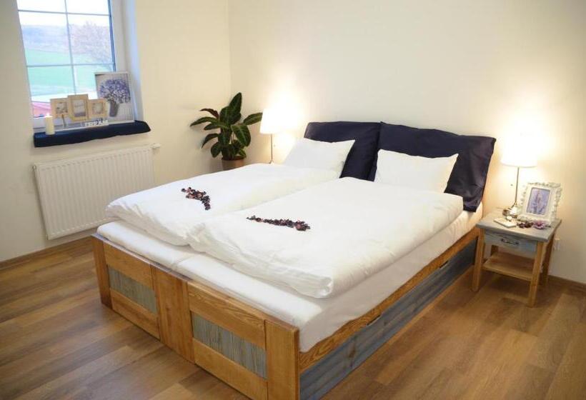 베이직 3인 룸, Resort Rybníček