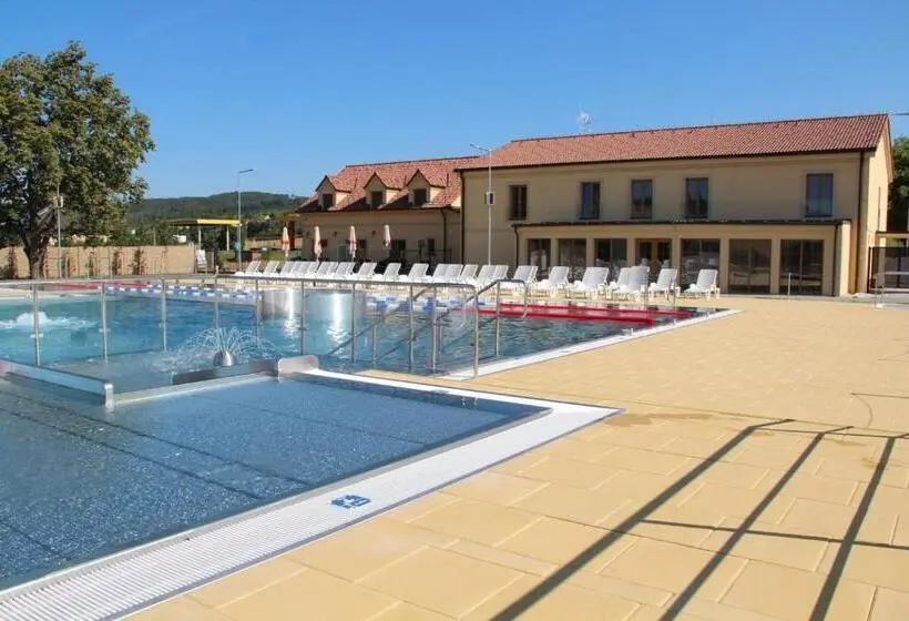 Standard Kolmen Hengen Huone, Resort Rybníček