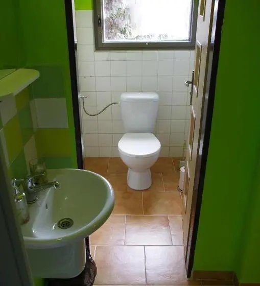 2ベッドルームアパートメント, Na Trojce