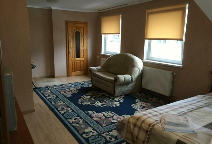 Chambre Triple Confort, гостевой дом юран