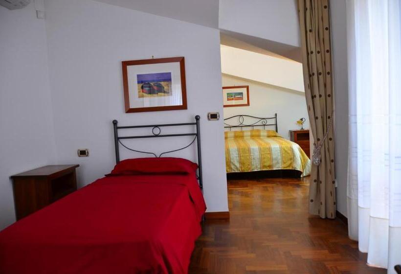 스탠다드 트리플 룸 테라스, Donna Alda Affittacamere