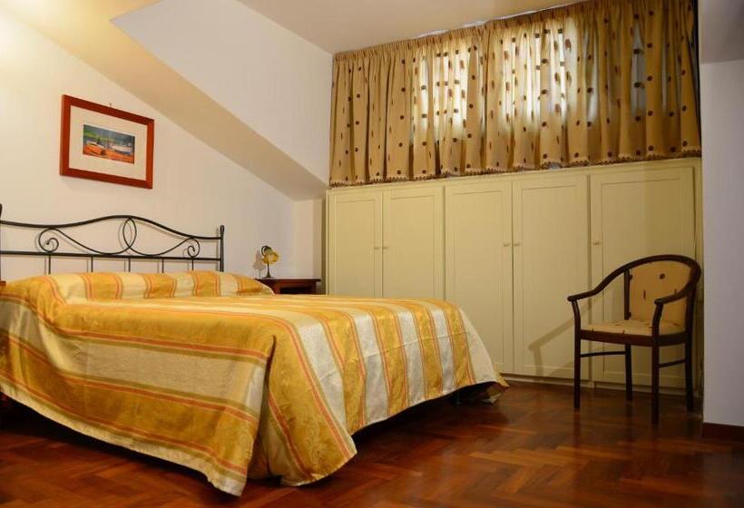 스탠다드 트리플 룸 테라스, Donna Alda Affittacamere