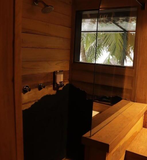 بنگله خانوادگی, Finca Vela Lodge