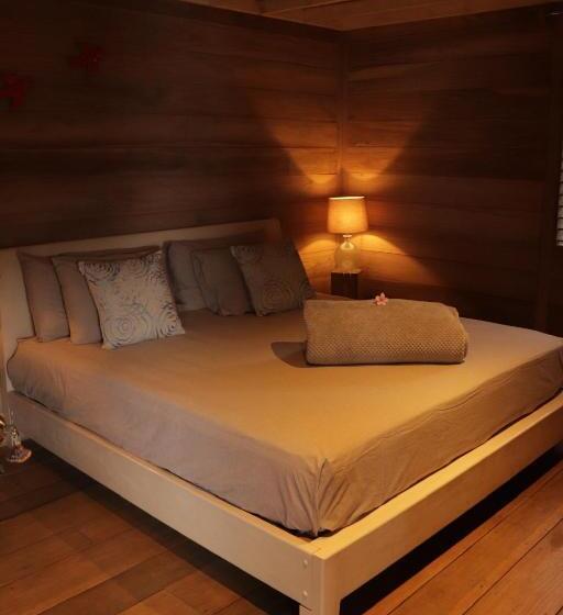 بنگله خانوادگی, Finca Vela Lodge