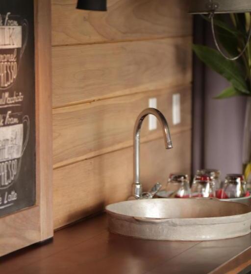 بنگله خانوادگی, Finca Vela Lodge