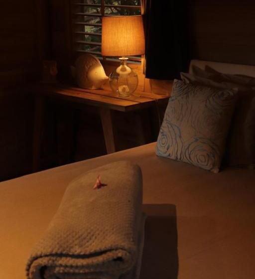 بنگله خانوادگی, Finca Vela Lodge