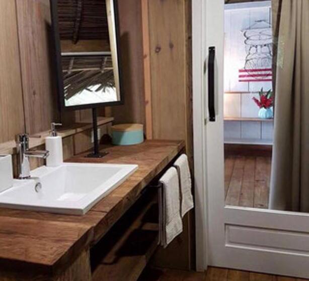 بانگلوی لوکس, Finca Vela Lodge