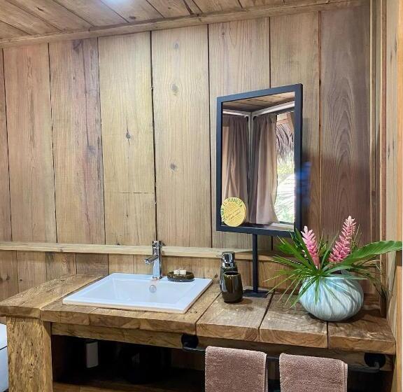 بانگلوی لوکس, Finca Vela Lodge