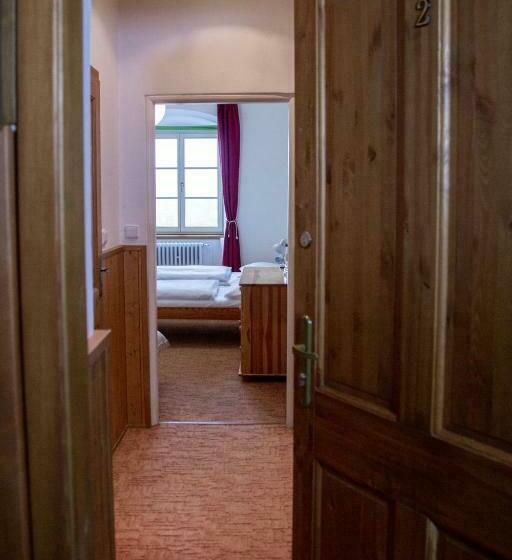 스탠다드 룸, Tynec