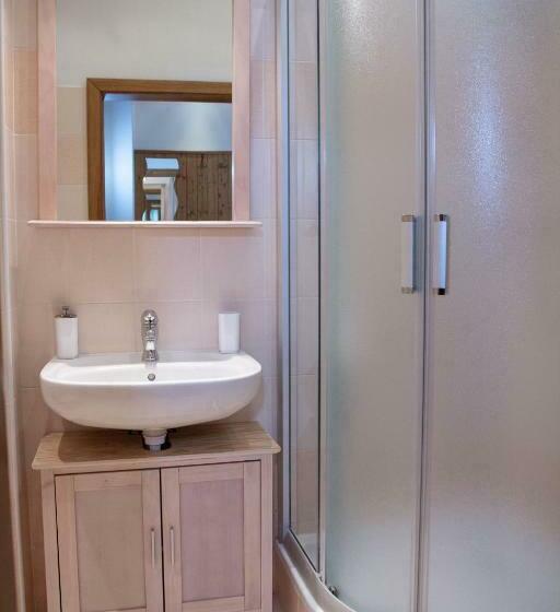 스탠다드 룸, Tynec