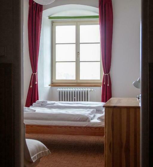 스탠다드 룸, Tynec