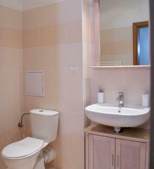 스탠다드 룸, Tynec