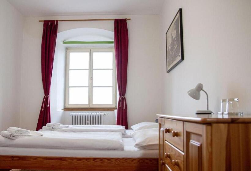 스탠다드 룸, Tynec