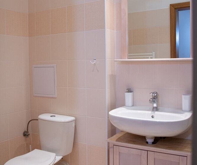 스탠다드 룸, Tynec