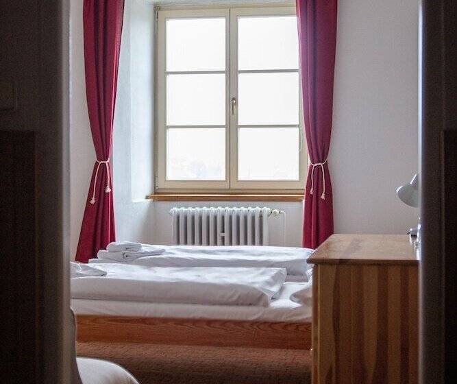 스탠다드 룸, Tynec