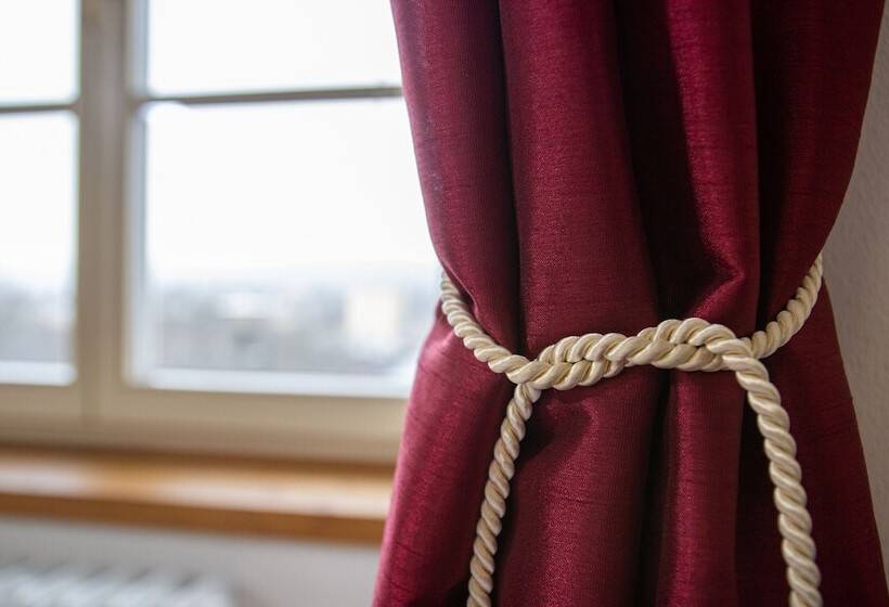 스탠다드 룸, Tynec