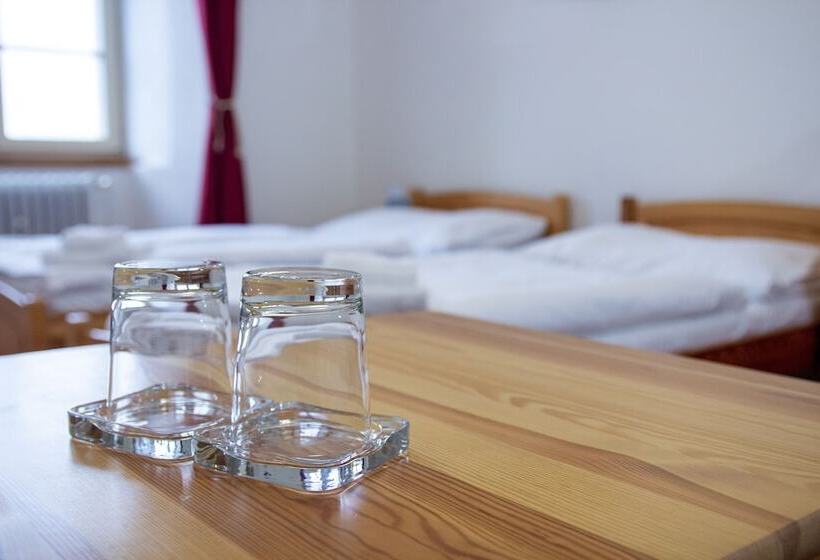 스탠다드 룸, Tynec