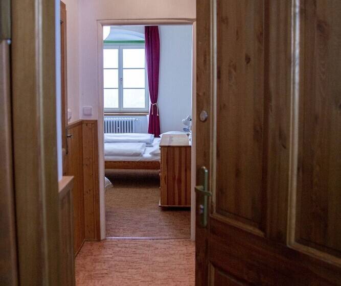 스탠다드 룸, Tynec