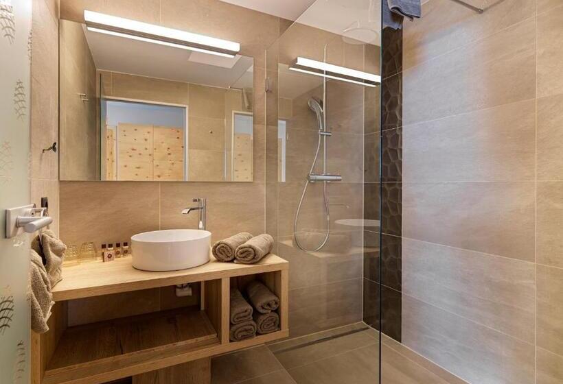 デラックスルーム, Zirbenhof