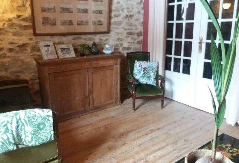 חדר משפחתי, Domaine D Angel Berg