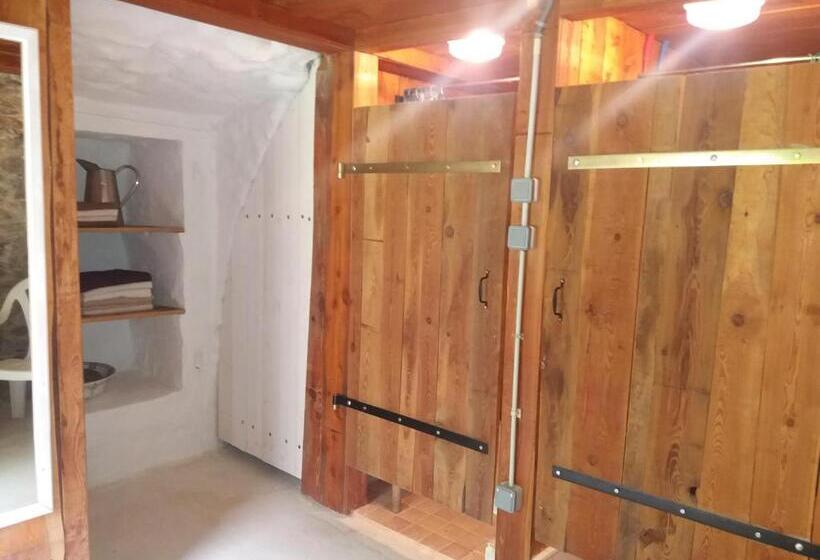 חדר משפחתי, Domaine D Angel Berg