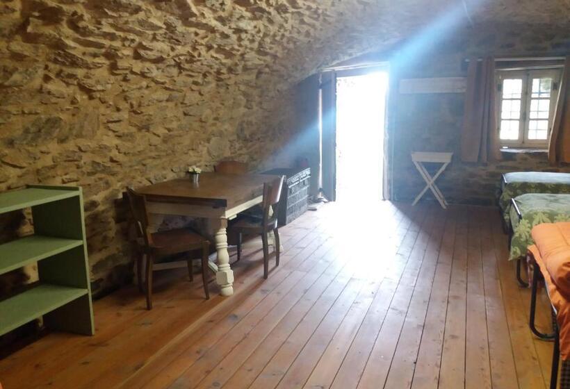 חדר משפחתי, Domaine D Angel Berg