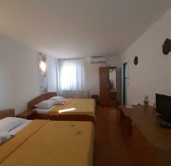 חדר סטנדרט לארבעה, Vila Liliana