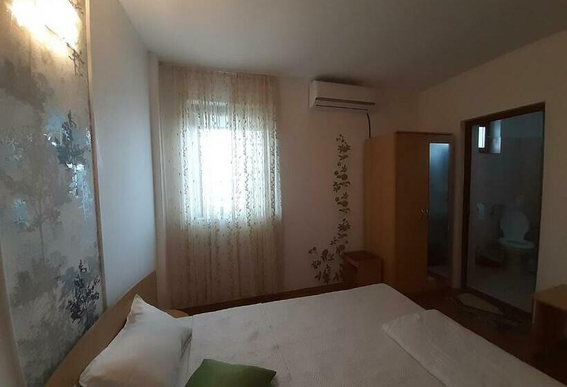 חדר סטנדרט לארבעה, Vila Liliana