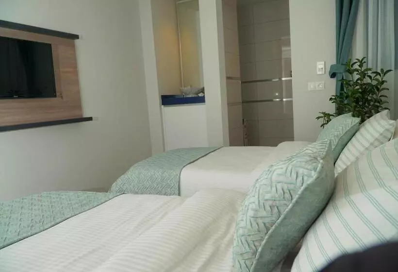 Economy Room
