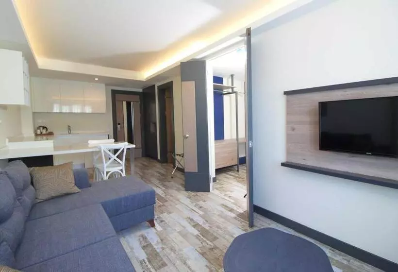 Perhesviitti, Acropol Of Bodrum Beach
