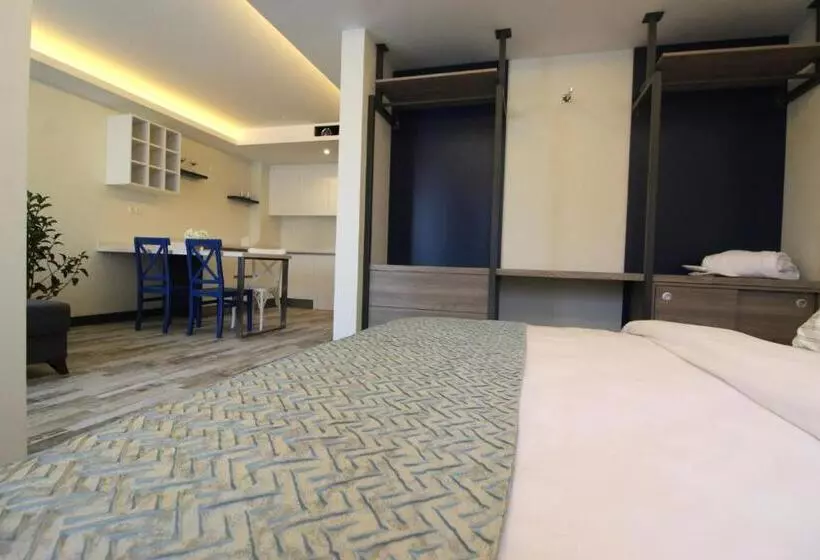 Perhesviitti, Acropol Of Bodrum Beach