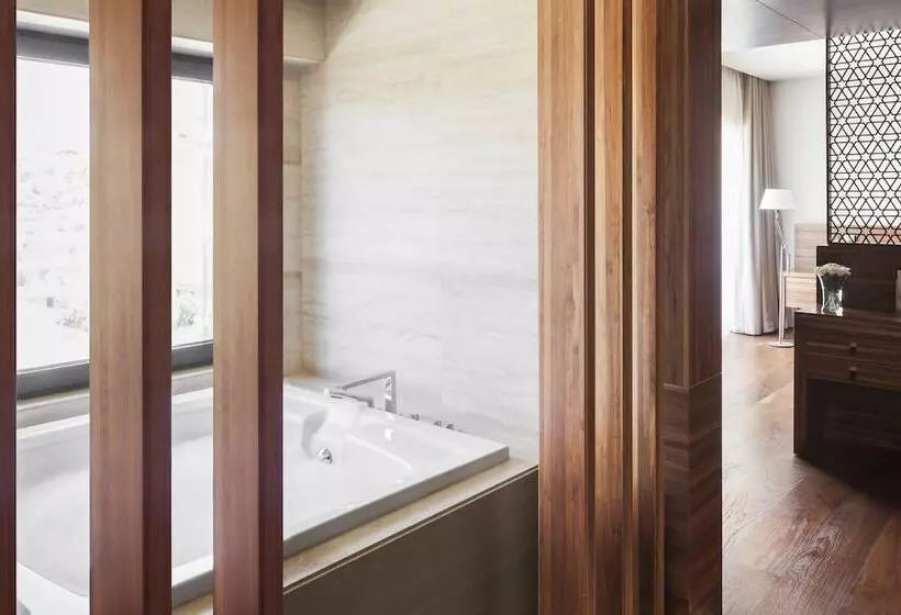 Executive Suite Sea View, D Maris Bay