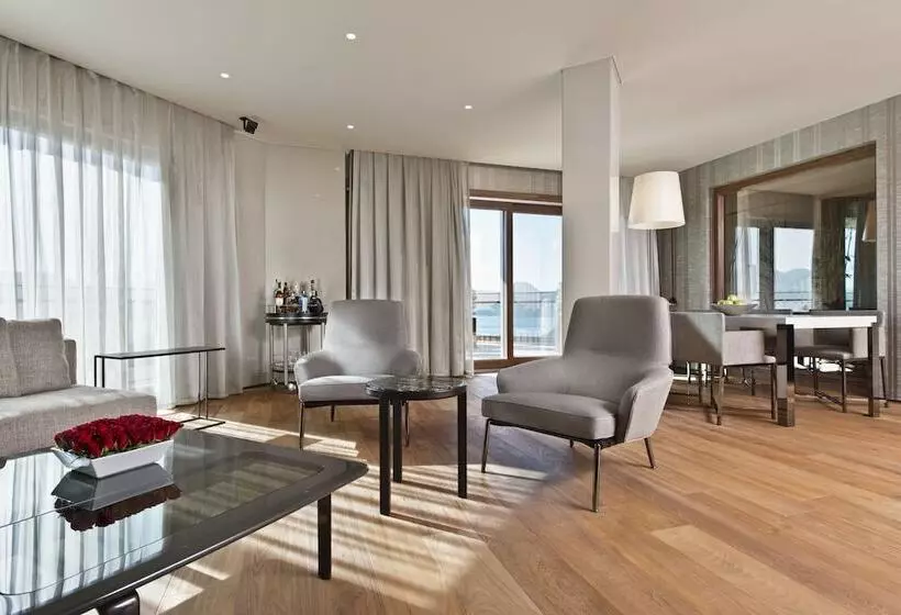 Presidential Suite, D Maris Bay