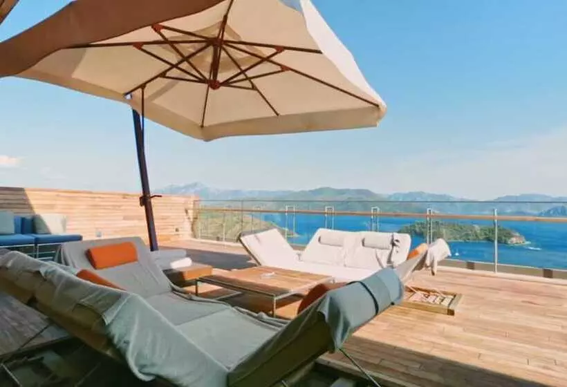 Presidential Suite, D Maris Bay
